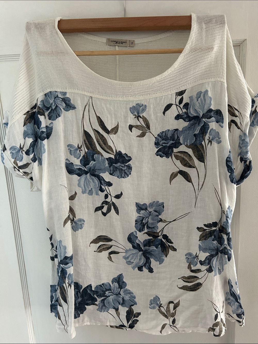 Lungo L’arno White Scoop Neck Top with Blue Floral Print